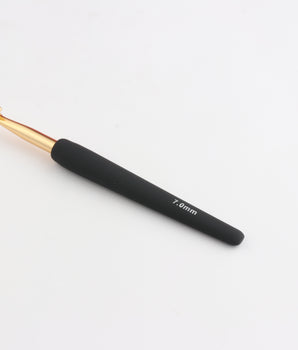 Gold Aluminium Crochet Hook with black soft feel handle_ knitpro_ 7.00mm